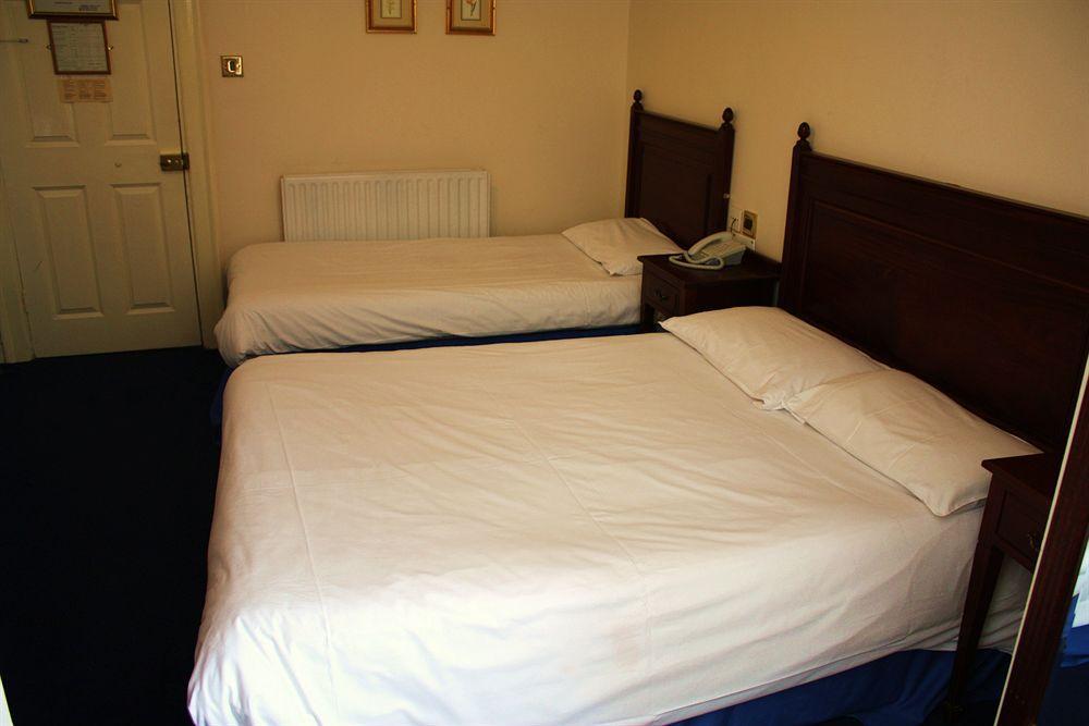 Lynams Hotel Дублин Номер фото